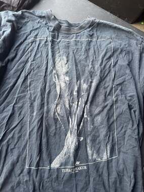 Bravado Tupac Shakur Praying Hands Graphic T-Shirt XXL